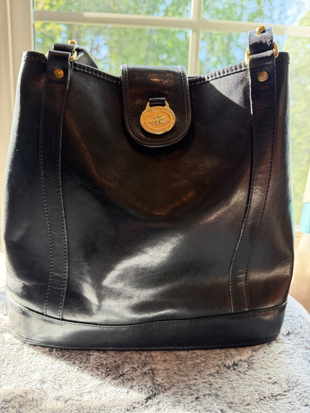 Brahmin Smooth Black Leather Bucket bag with gold hardware. GUC.